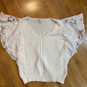 Versona Sweater White  Womens XL